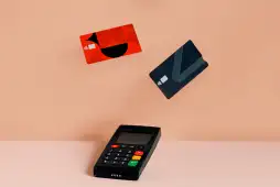 ¿Cuál es la diferencia entre una tarjeta de crédito y una de débito?